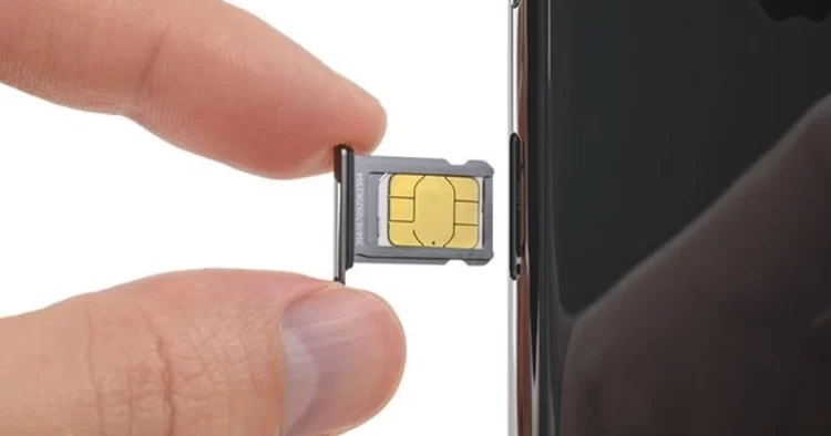 Nguyên nhân tại sao danh bạ trên iPhone không hiện tên? 1